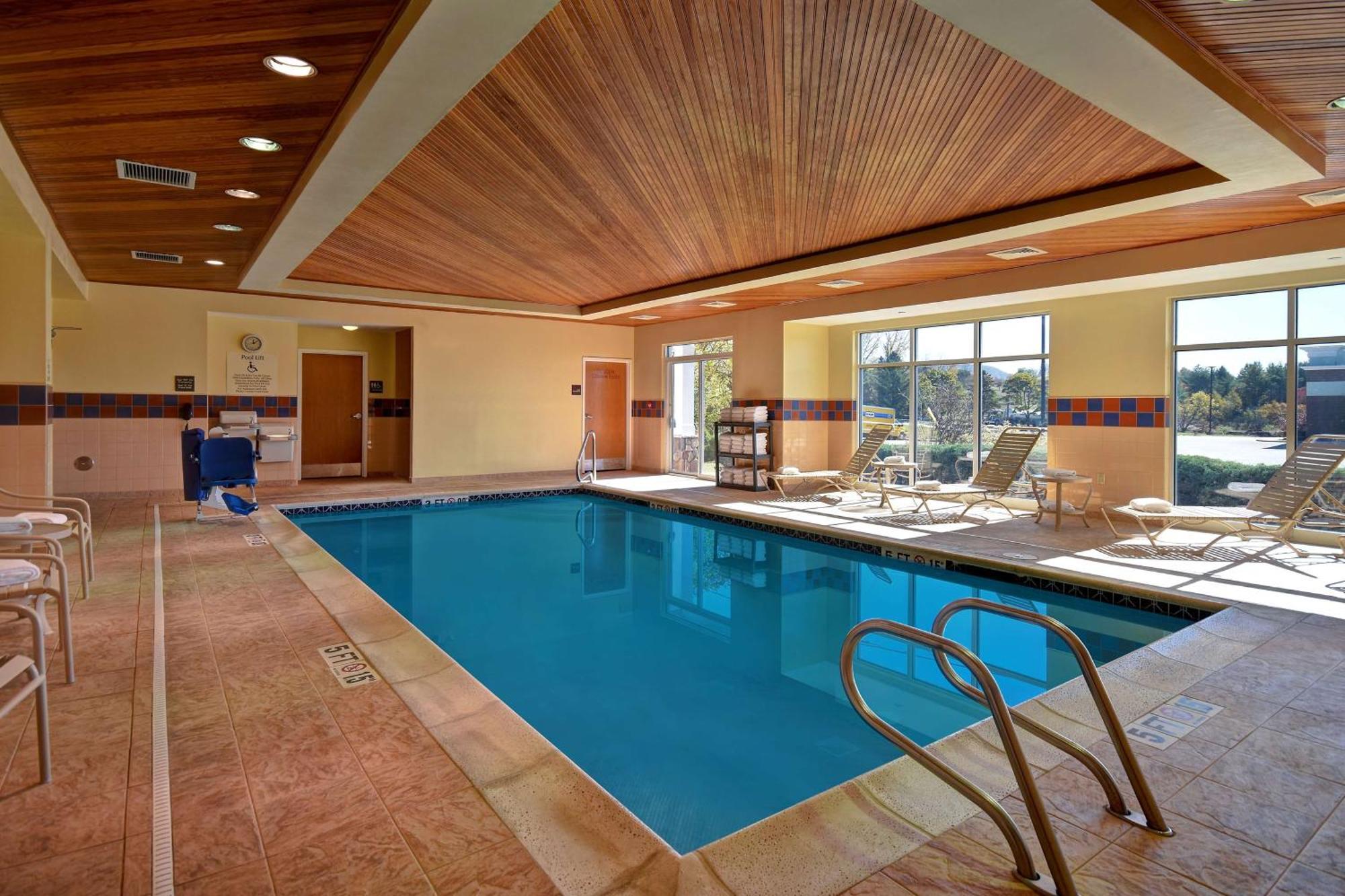 Hampton Inn Rutland/Killington Exterior photo
